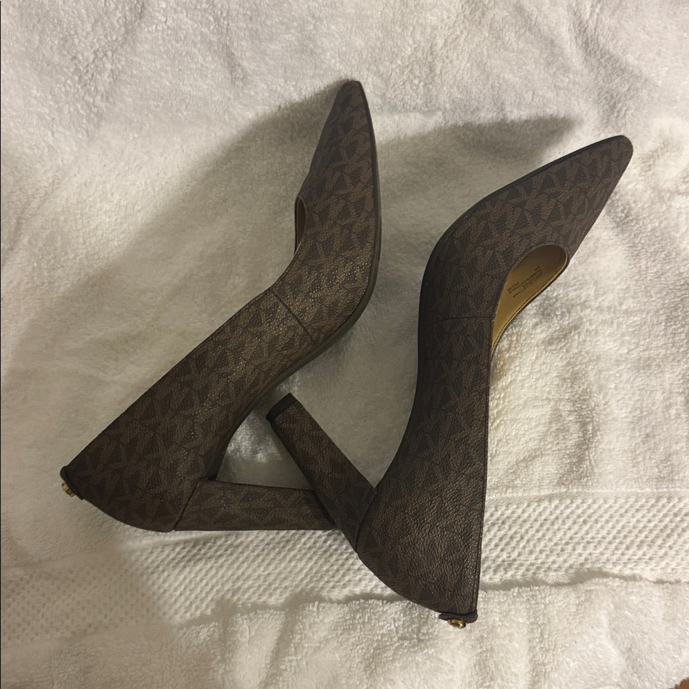 Michael Kors Dark Brown Patterned Heels - Picture 3 of 6